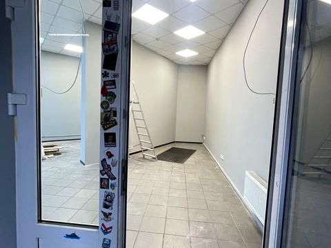 комерційна за адресою Київ, Раїси Окіпної вул., 8