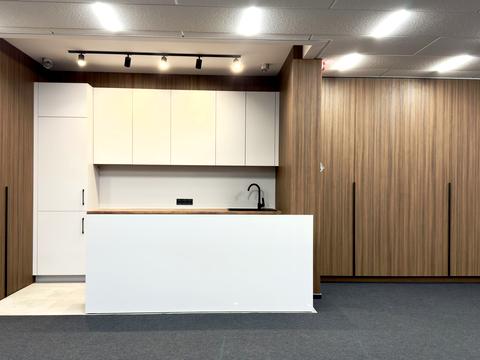 комерційна за адресою Золотоустівська вул., 25