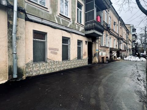 квартира за адресою Утьосова вул., 10