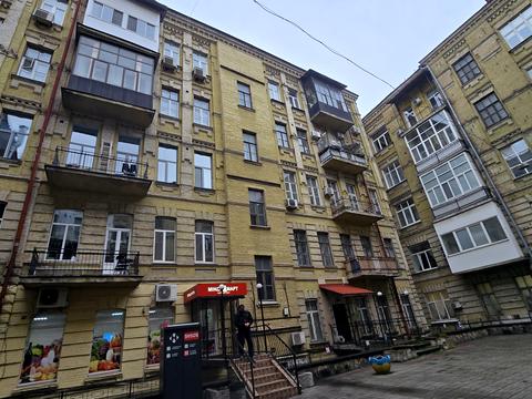 квартира за адресою Богдана Хмельницького вул., 10