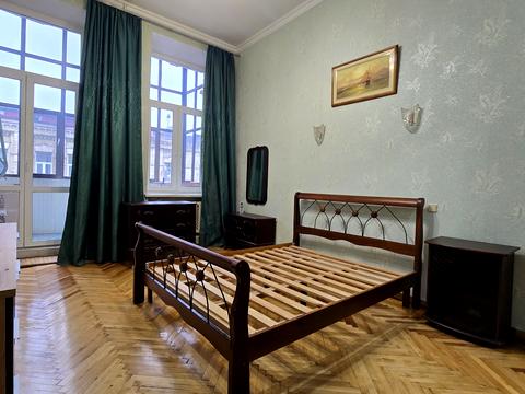 квартира за адресою Богдана Хмельницького вул., 10