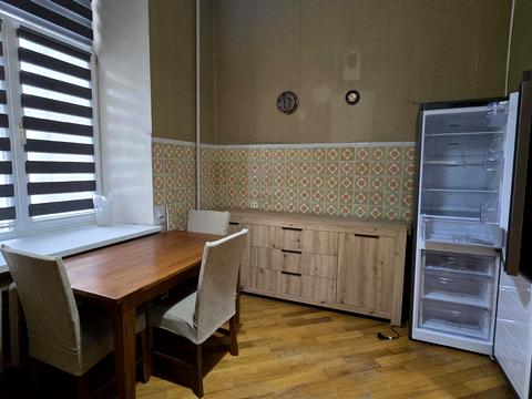 квартира за адресою Богдана Хмельницького вул., 10