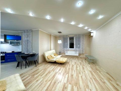 квартира за адресою Раїси Окіпної вул., 8