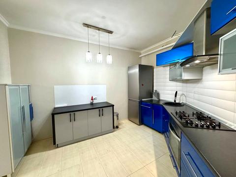 квартира за адресою Раїси Окіпної вул., 8