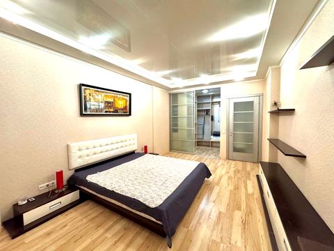 квартира за адресою Раїси Окіпної вул., 8