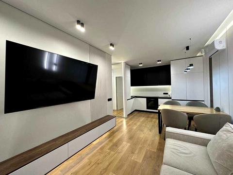 квартира за адресою Київ, Салютна вул., 2к8 Box