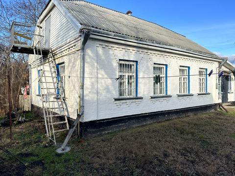 будинок за адресою Центрова