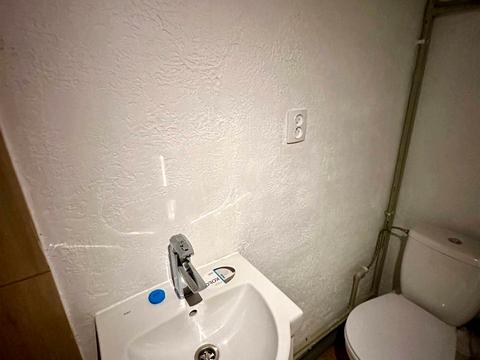 кімната за адресою Олега Антонова вул. (Карла Маркса), 2