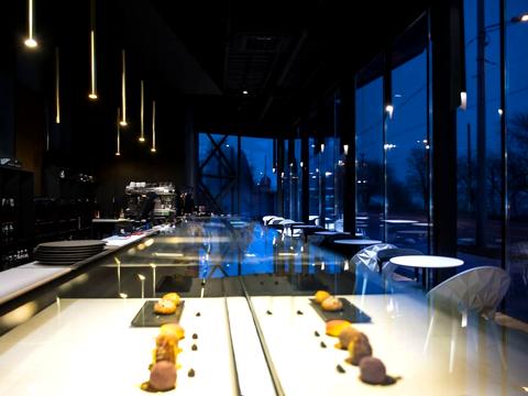 комерційна за адресою Львівська вул., 1б