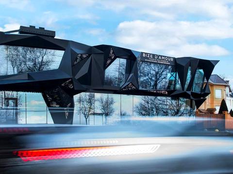 комерційна за адресою Львівська вул., 1б