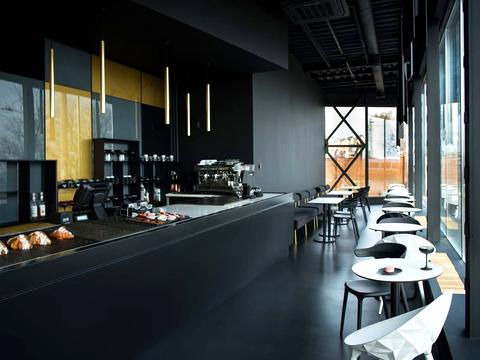 комерційна за адресою Львівська вул., 1б