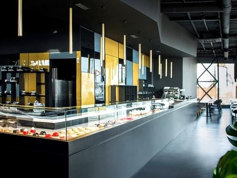 комерційна за адресою Львівська вул., 1б