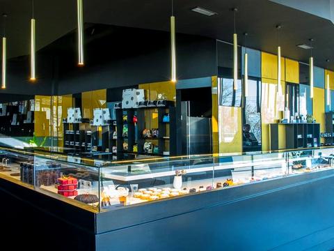 комерційна за адресою Львівська вул., 1б