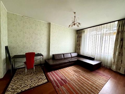 квартира за адресою Торгова вул., 9