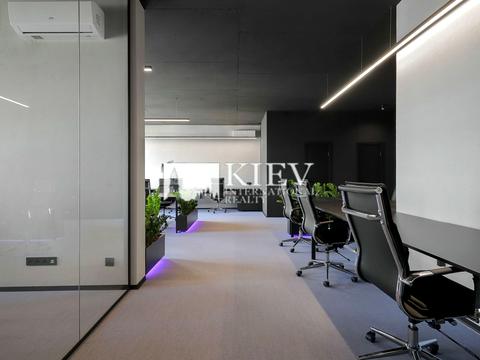 комерційна за адресою Жилянська вул., 68