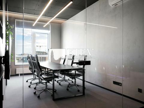 комерційна за адресою Жилянська вул., 68