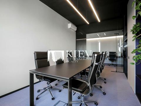 комерційна за адресою Жилянська вул., 68