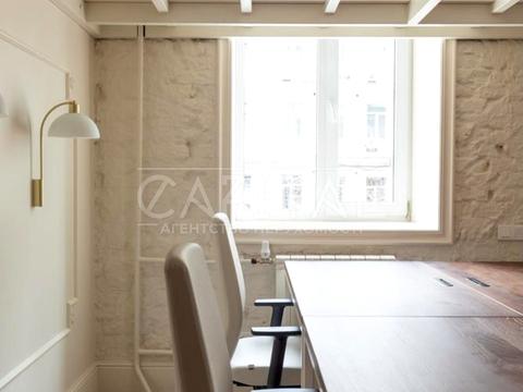 комерційна за адресою Саксаганського вул., 33