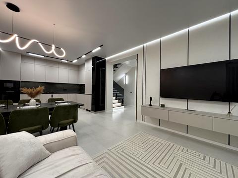 будинок за адресою с. Крихівці, Садова