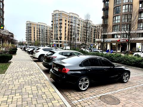 квартира за адресою Мартинова просп., (вул. Щаслива, 67)