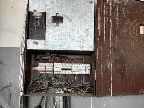 комерційна за адресою Богдана Хмельницького вул., 109б