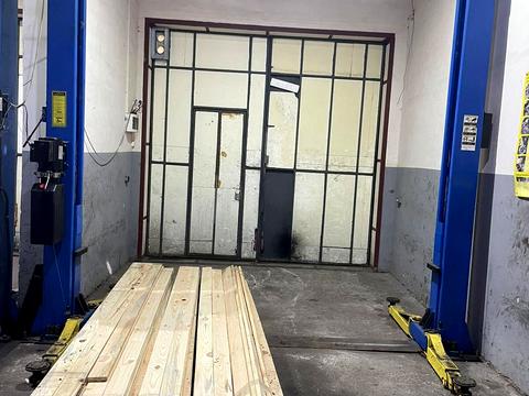 коммерческая по адресу Новомостицкая ул., 25