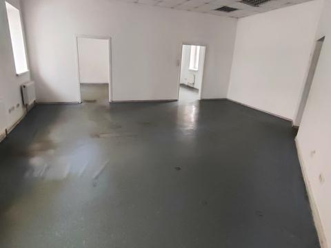 комерційна за адресою Майдан Озерний вул. (Боброва), 3