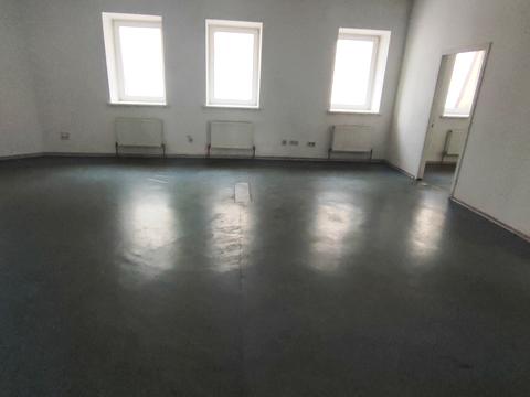 комерційна за адресою Майдан Озерний вул. (Боброва), 3