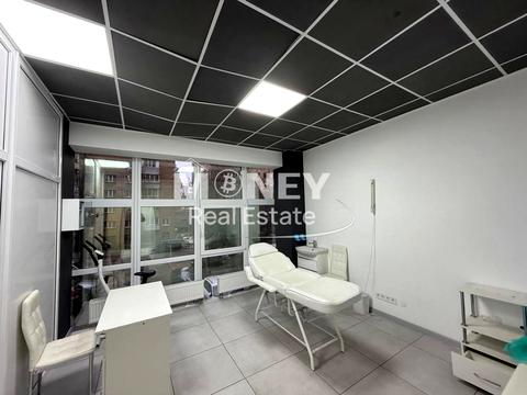 комерційна за адресою Золотоустівська вул., 53