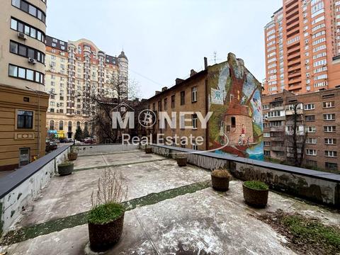 комерційна за адресою Золотоустівська вул., 53