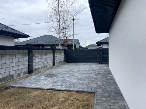 будинок за адресою Успішна