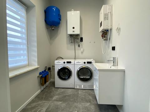 будинок за адресою Успішна