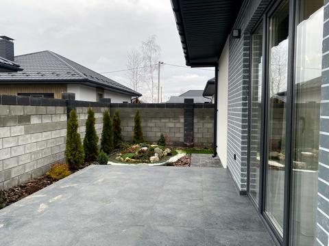 будинок за адресою Успішна