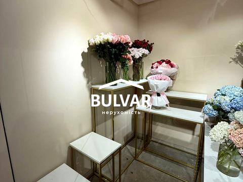 комерційна за адресою Науки просп. (Леніна), 12