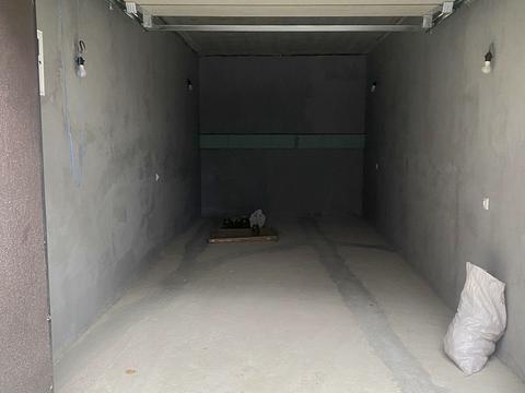 паркоместо по адресу Высочана ул., 18