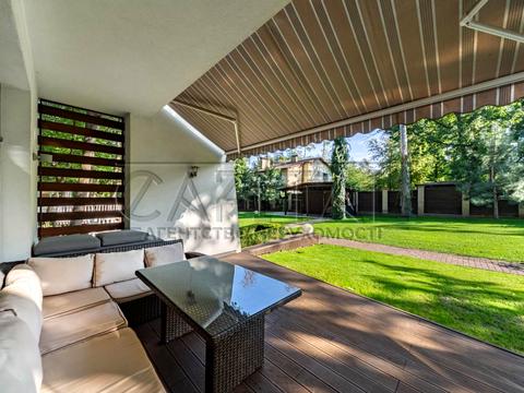 будинок за адресою Жовтнева