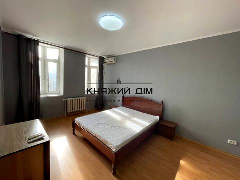 квартира за адресою Степана Руданського вул., 4-6