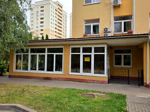 комерційна за адресою Лобановського, 21