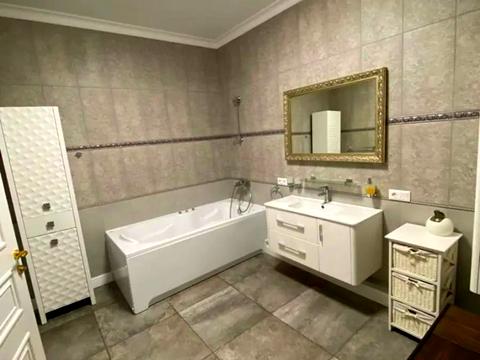 комерційна за адресою Кловський узвіз, 7-А