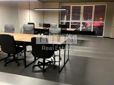 комерційна за адресою Ділова вул. (Димитрова), 2-Б