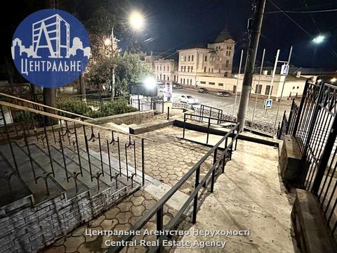 комерційна за адресою Вокзальна, 21