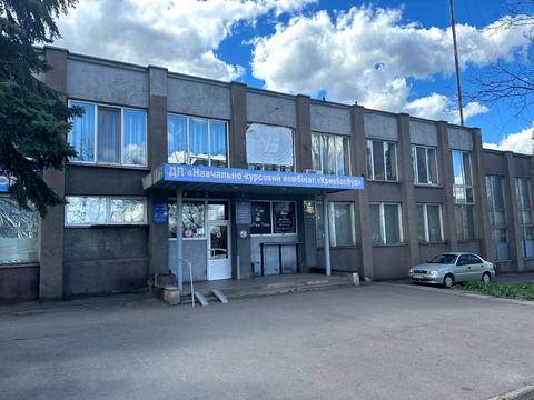 комерційна за адресою Вітчизни вул., 9