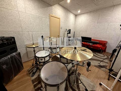 комерційна за адресою Євгена Коновальця вул. (Щорса), 36д