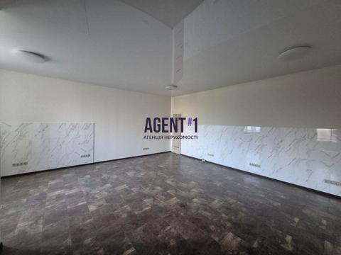 комерційна за адресою Машинобудівників вул., 23