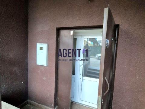 комерційна за адресою Машинобудівників вул., 23