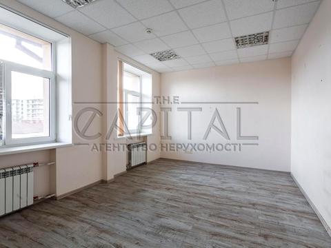 комерційна за адресою Дегтярівська вул., 45