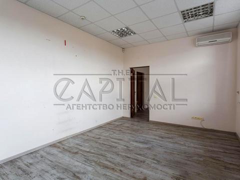 комерційна за адресою Дегтярівська вул., 45