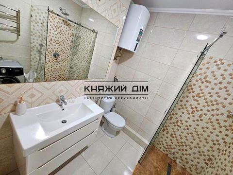 квартира за адресою Євгена Маланюка вул. (Степана Сагайдака), 7