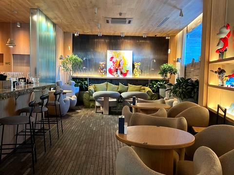 коммерческая по адресу Дмитрия Яворницкого просп. (Карла Маркса), 5