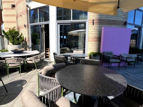 коммерческая по адресу Дмитрия Яворницкого просп. (Карла Маркса), 5